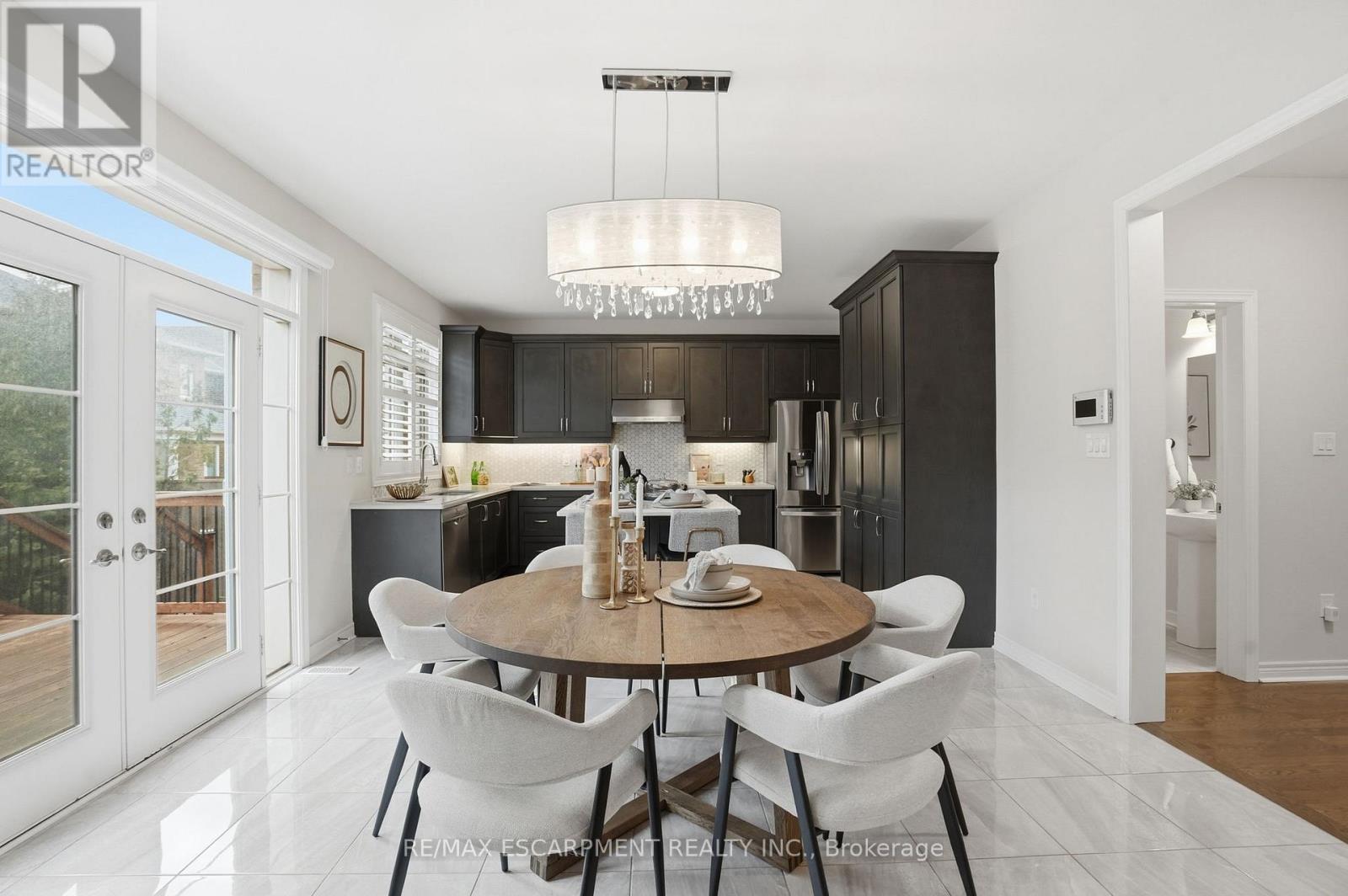 198 Jessie Caverhill Pass, Oakville, Ontario  L6M 0Z6 - Photo 18 - W12985726