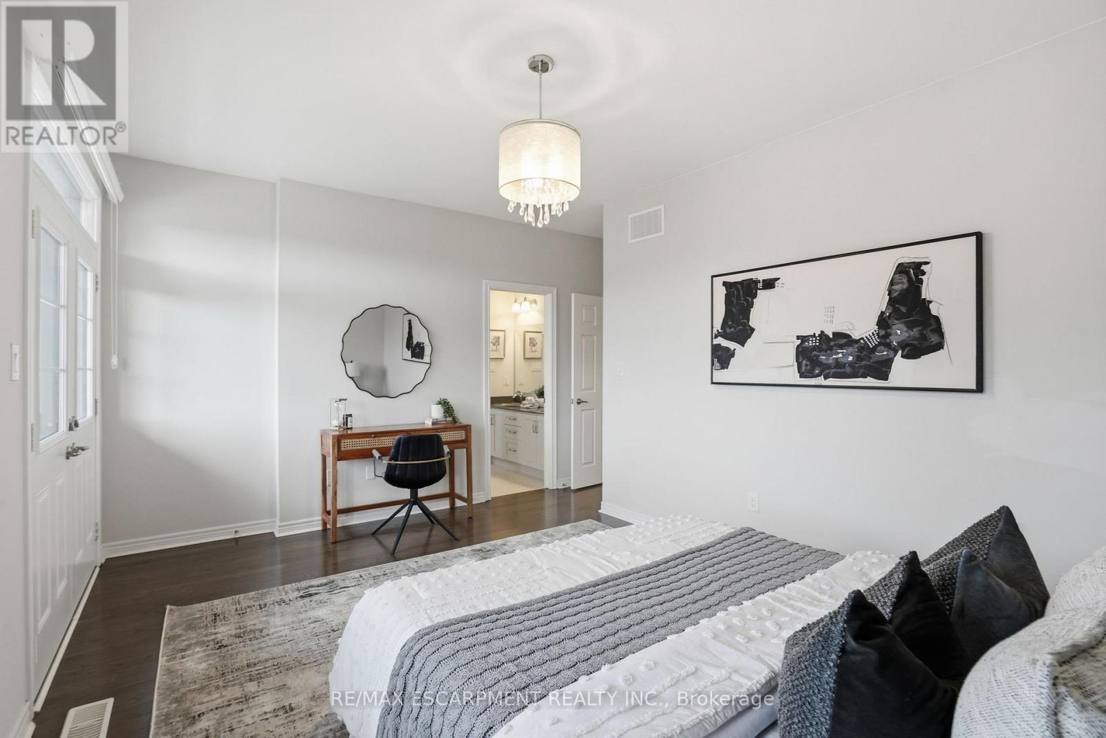 198 Jessie Caverhill Pass, Oakville, Ontario  L6M 0Z6 - Photo 36 - W12985726