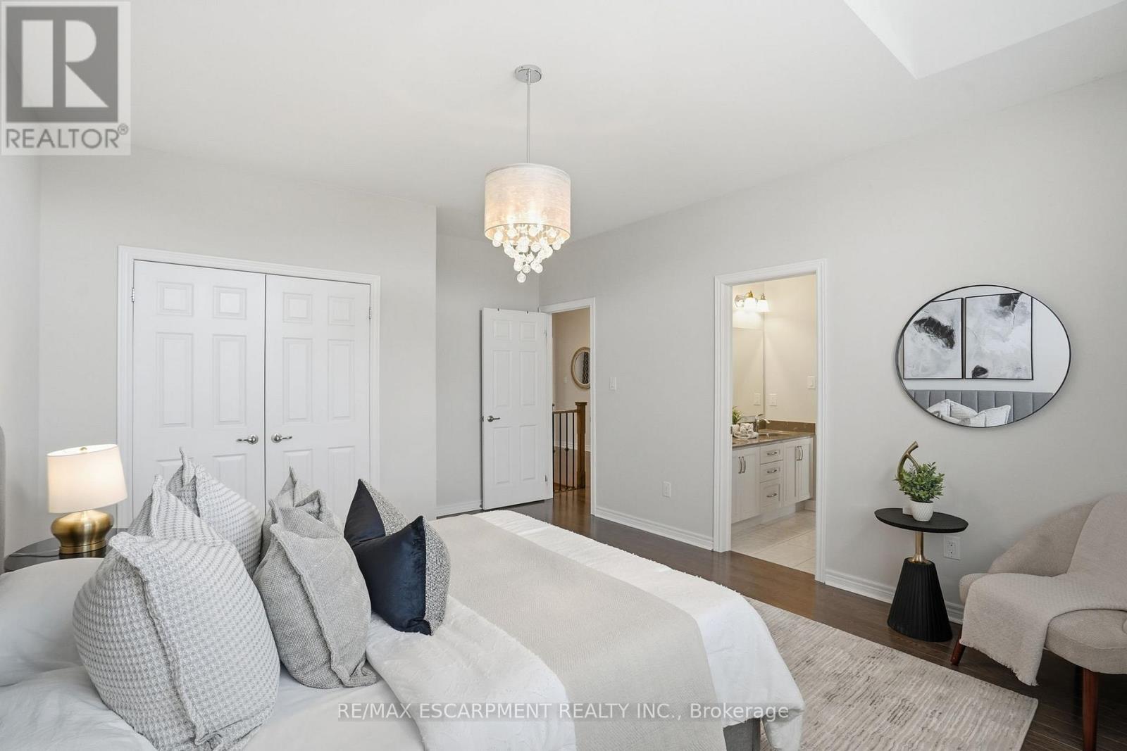 198 Jessie Caverhill Pass, Oakville, Ontario  L6M 0Z6 - Photo 38 - W12985726