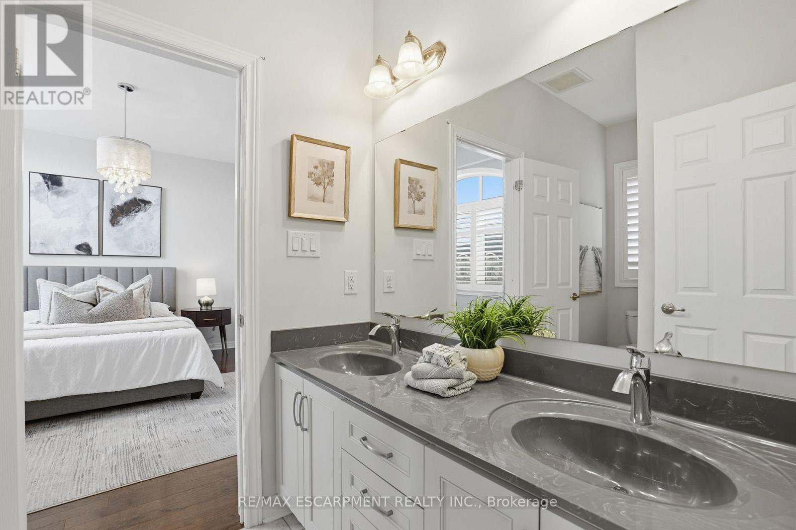 198 Jessie Caverhill Pass, Oakville, Ontario  L6M 0Z6 - Photo 39 - W12985726