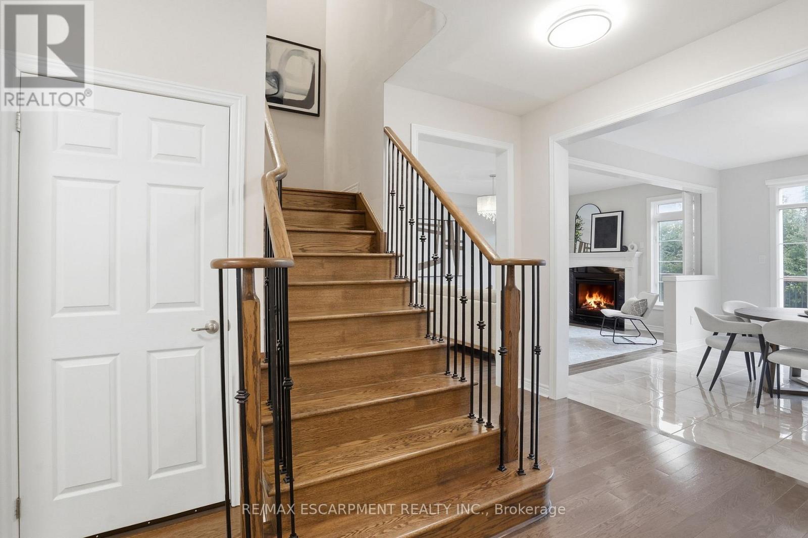 198 Jessie Caverhill Pass, Oakville, Ontario  L6M 0Z6 - Photo 9 - W12985726