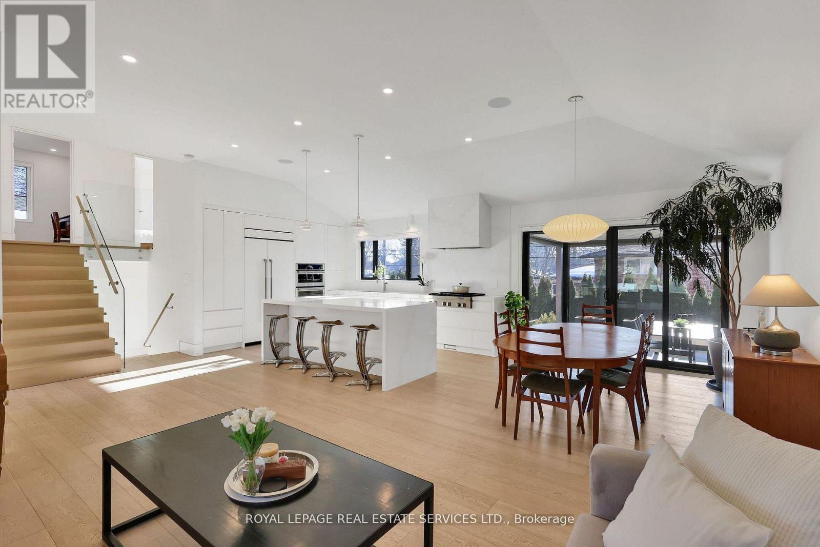 34 Bearbury Drive, Toronto, Ontario  M9C 2G9 - Photo 13 - W12985732