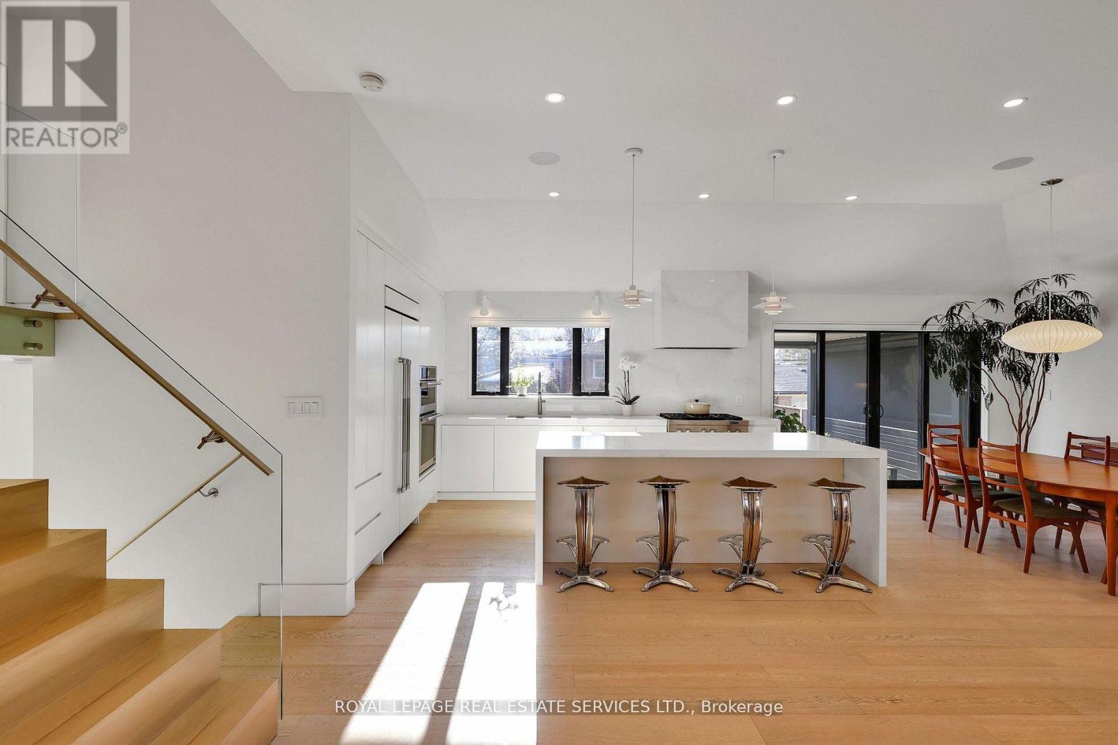 34 Bearbury Drive, Toronto, Ontario  M9C 2G9 - Photo 14 - W12985732