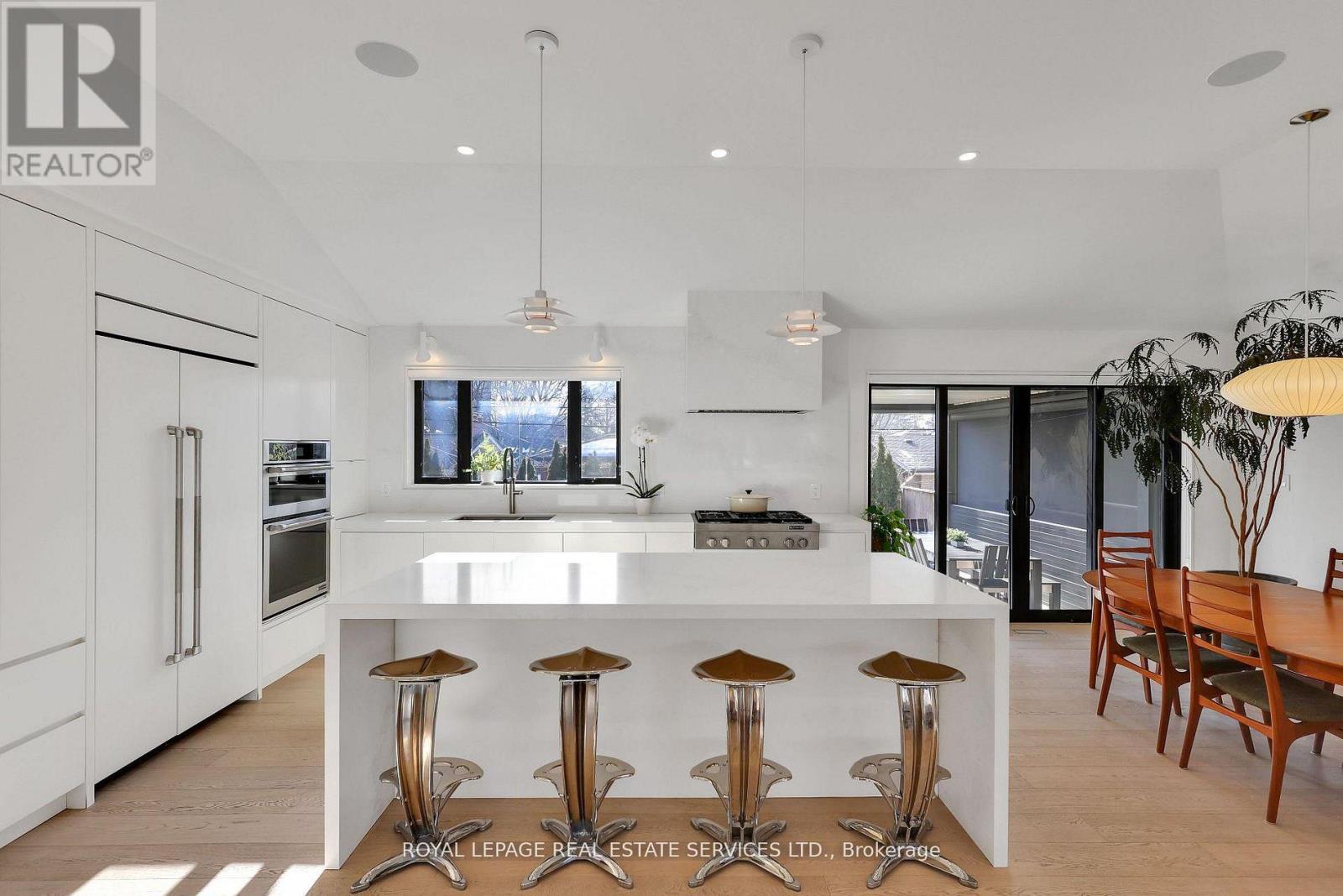 34 Bearbury Drive, Toronto, Ontario  M9C 2G9 - Photo 15 - W12985732