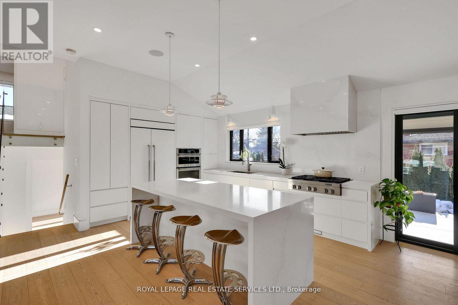 34 Bearbury Drive, Toronto, Ontario  M9C 2G9 - Photo 16 - W12985732