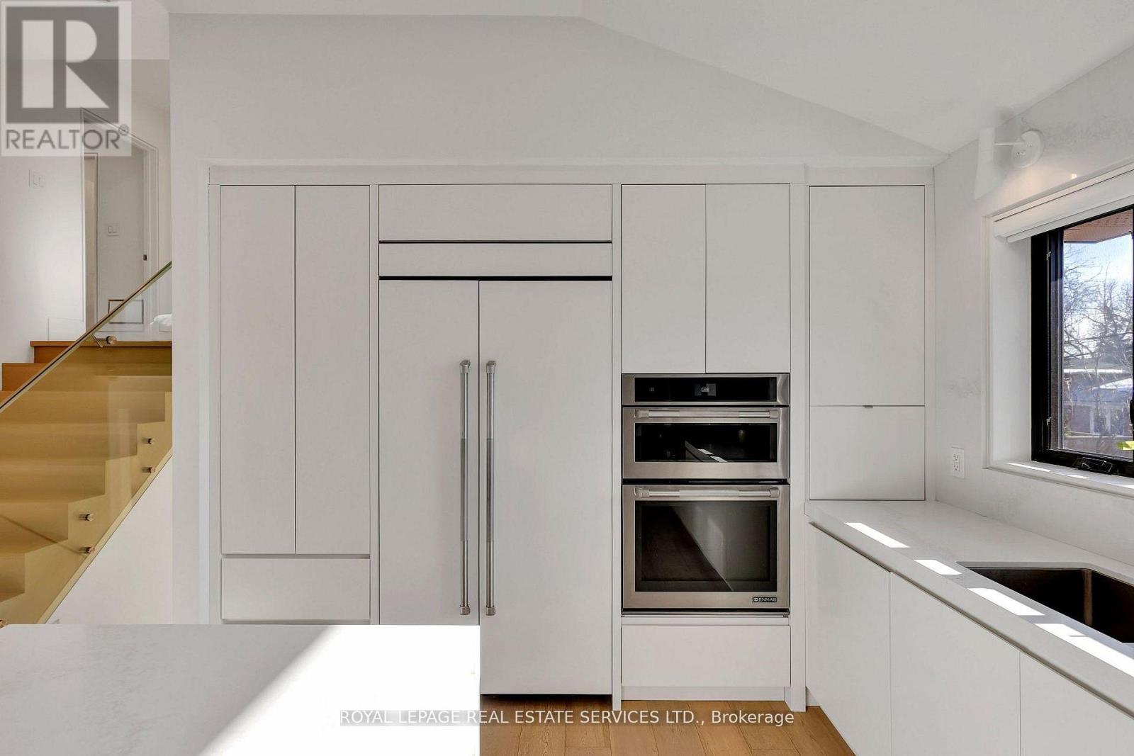 34 Bearbury Drive, Toronto, Ontario  M9C 2G9 - Photo 18 - W12985732