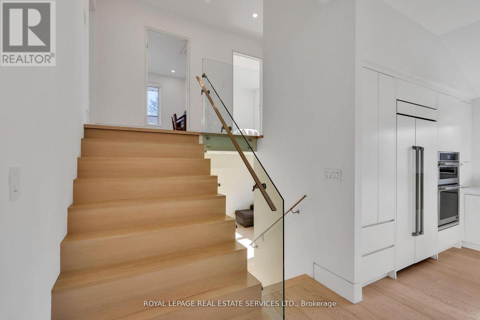 34 Bearbury Drive, Toronto, Ontario  M9C 2G9 - Photo 20 - W12985732