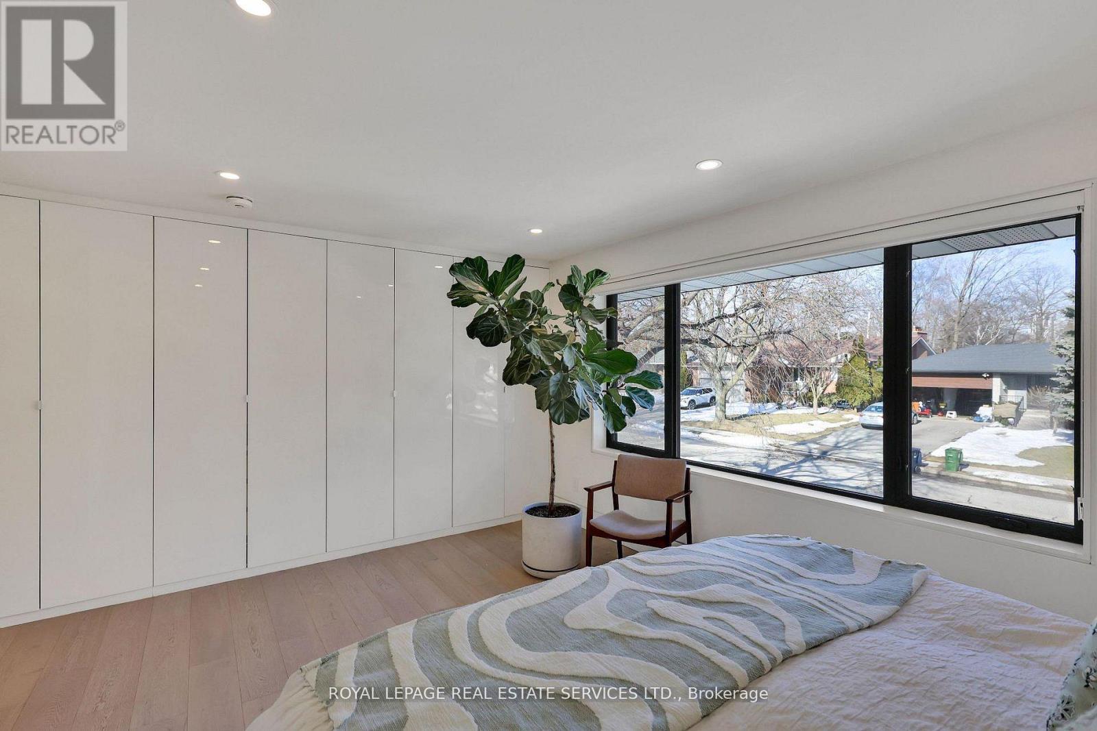 34 Bearbury Drive, Toronto, Ontario  M9C 2G9 - Photo 24 - W12985732