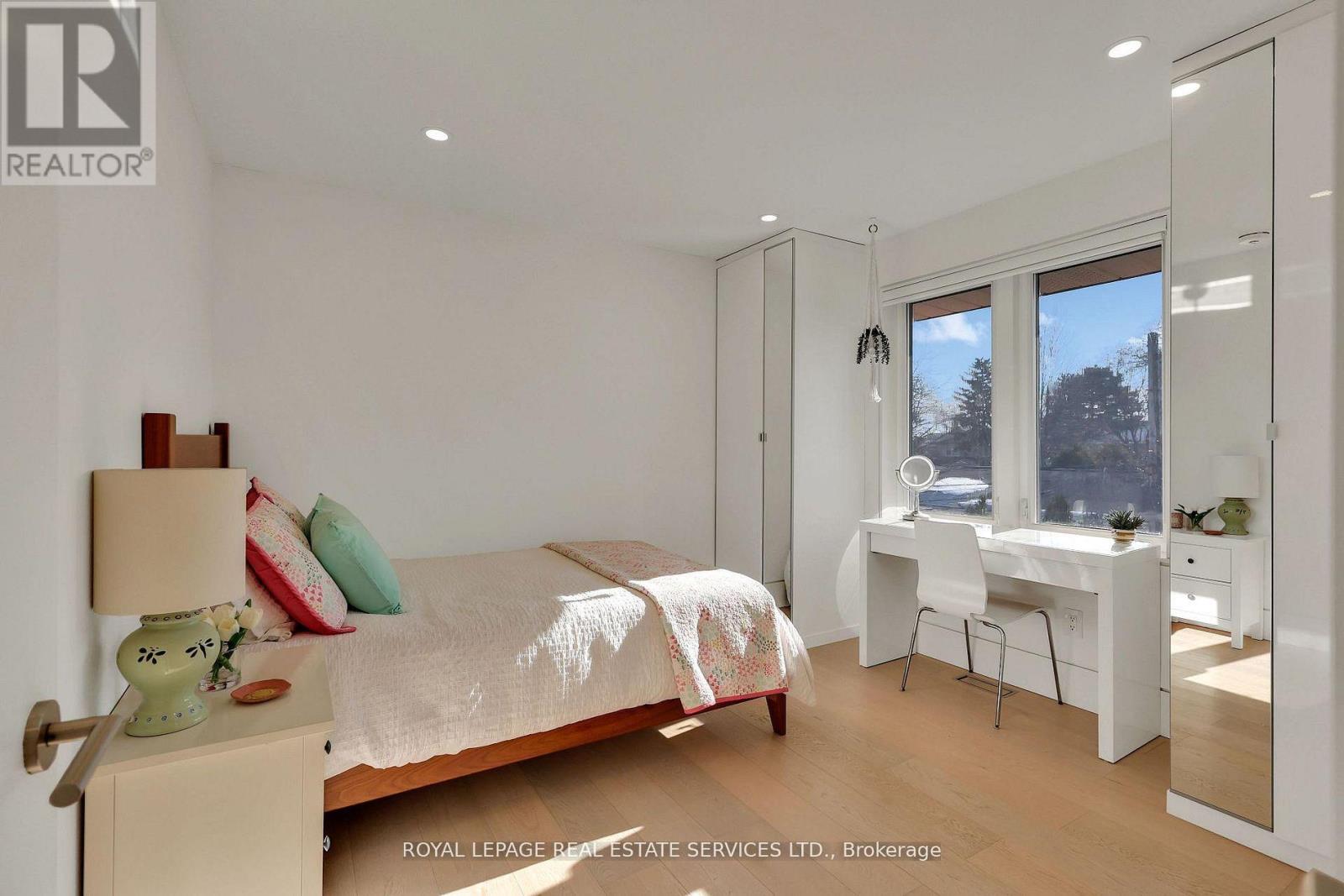 34 Bearbury Drive, Toronto, Ontario  M9C 2G9 - Photo 26 - W12985732