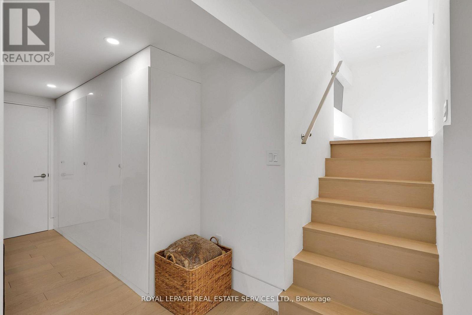 34 Bearbury Drive, Toronto, Ontario  M9C 2G9 - Photo 34 - W12985732