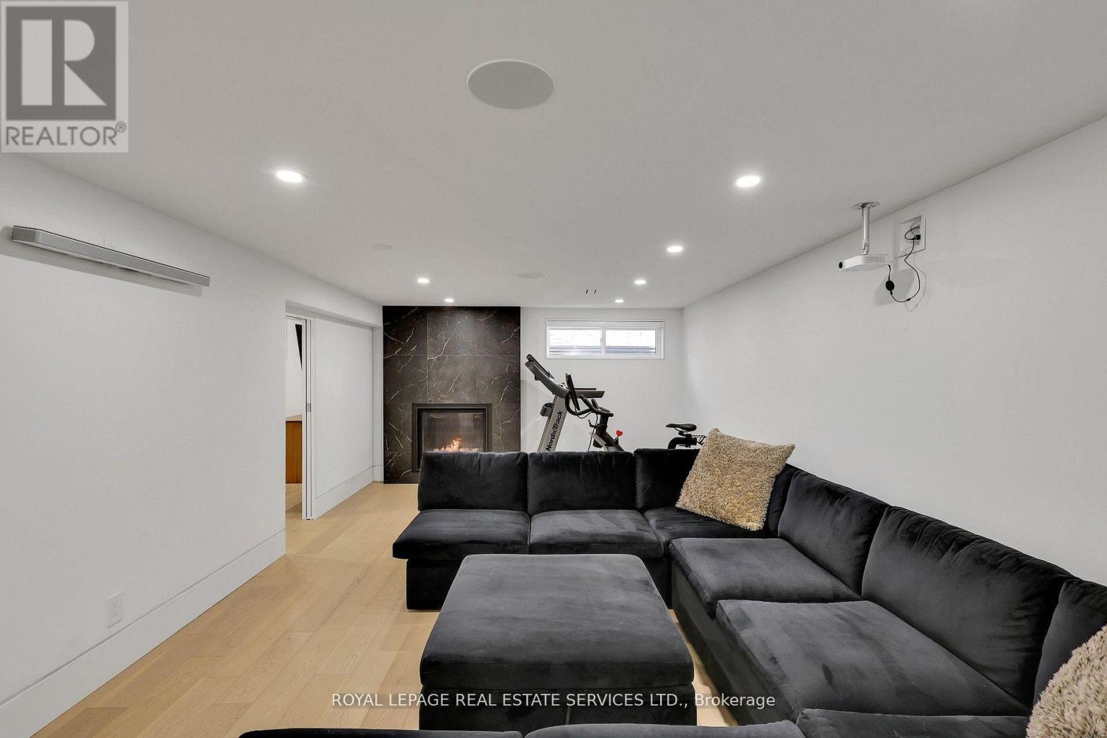 34 Bearbury Drive, Toronto, Ontario  M9C 2G9 - Photo 35 - W12985732