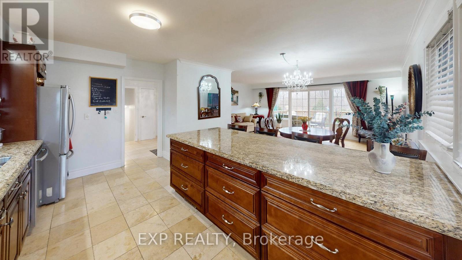 77 Letchworth Crescent, Toronto, Ontario  M3M 1Z1 - Photo 13 - W12985734