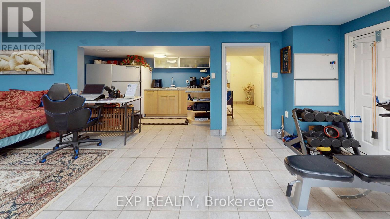 77 Letchworth Crescent, Toronto, Ontario  M3M 1Z1 - Photo 31 - W12985734