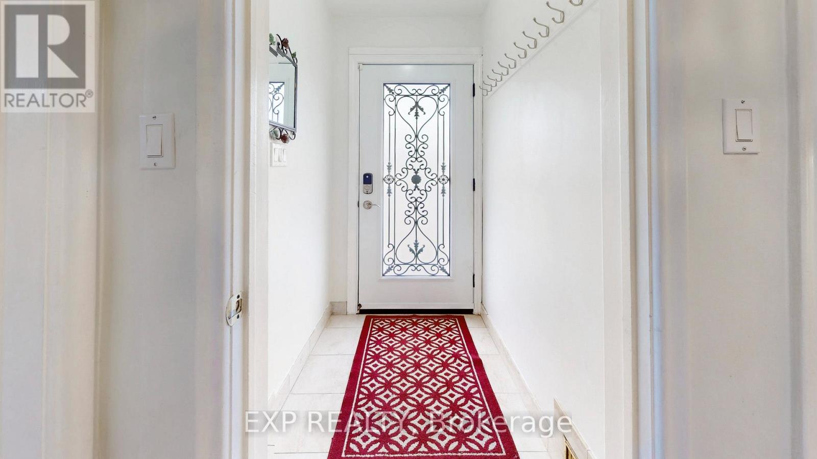 77 Letchworth Crescent, Toronto, Ontario  M3M 1Z1 - Photo 5 - W12985734