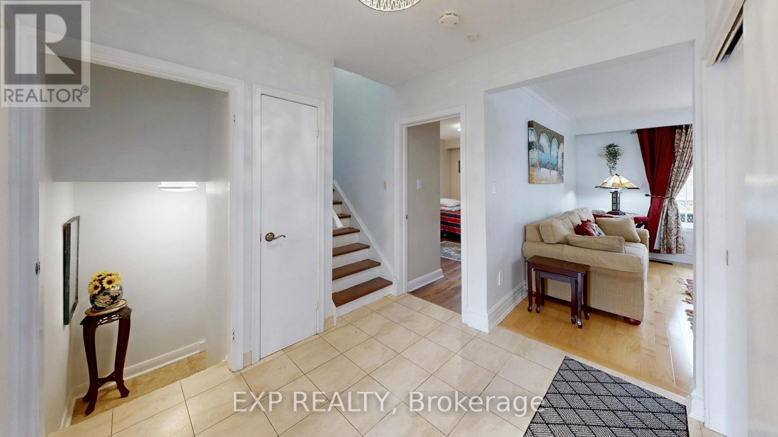 77 Letchworth Crescent, Toronto, Ontario  M3M 1Z1 - Photo 6 - W12985734