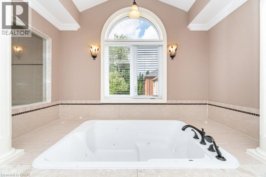 9 Lorupe Court, Hamilton, Ontario  L9G 0B4 - Photo 21 - 40818393