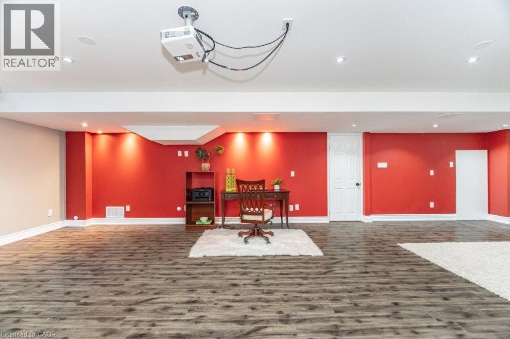 9 Lorupe Court, Hamilton, Ontario  L9G 0B4 - Photo 38 - 40818393