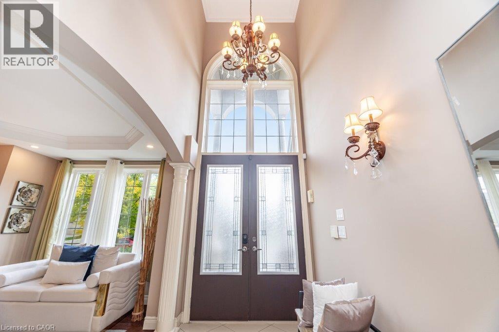 9 Lorupe Court, Hamilton, Ontario  L9G 0B4 - Photo 2 - 40818393