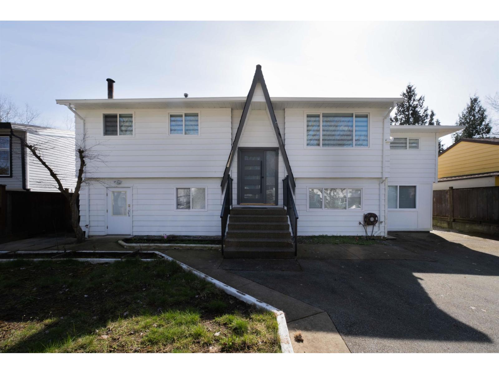 17396 62a Avenue, Surrey, British Columbia  V3S 5J1 - Photo 3 - R3106072