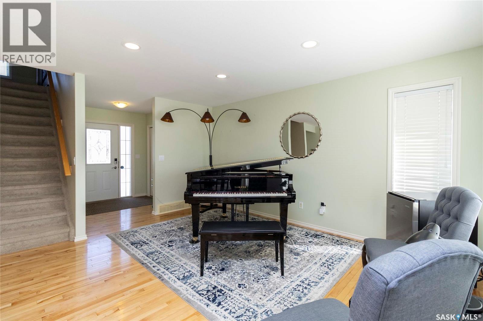 147 Martin Crescent, Saskatoon, Saskatchewan  S7T 0A7 - Photo 3 - SK032450