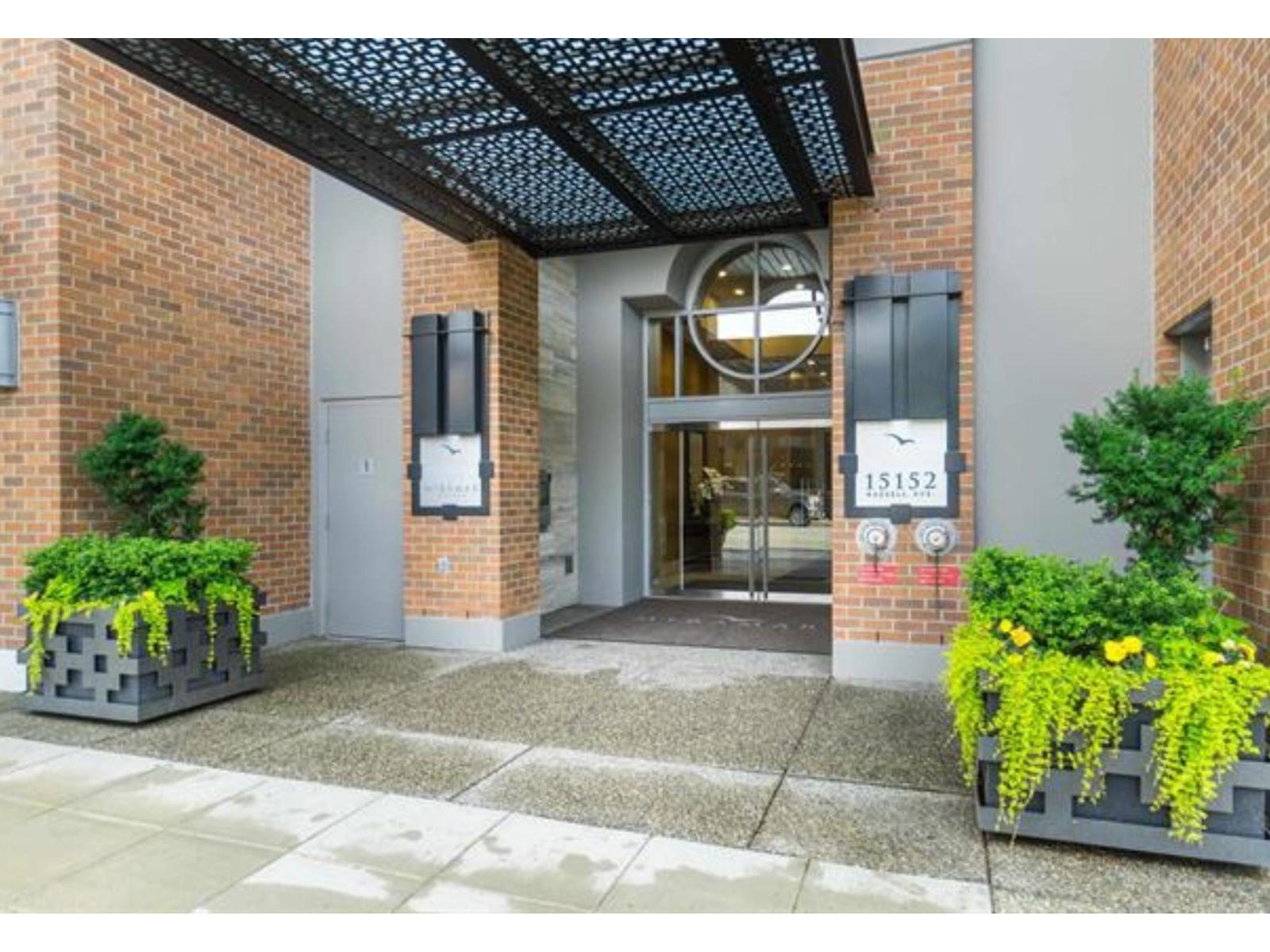 905 15152 Russell Avenue, White Rock, British Columbia V4B 0A3 - Photo 2 - R3109820