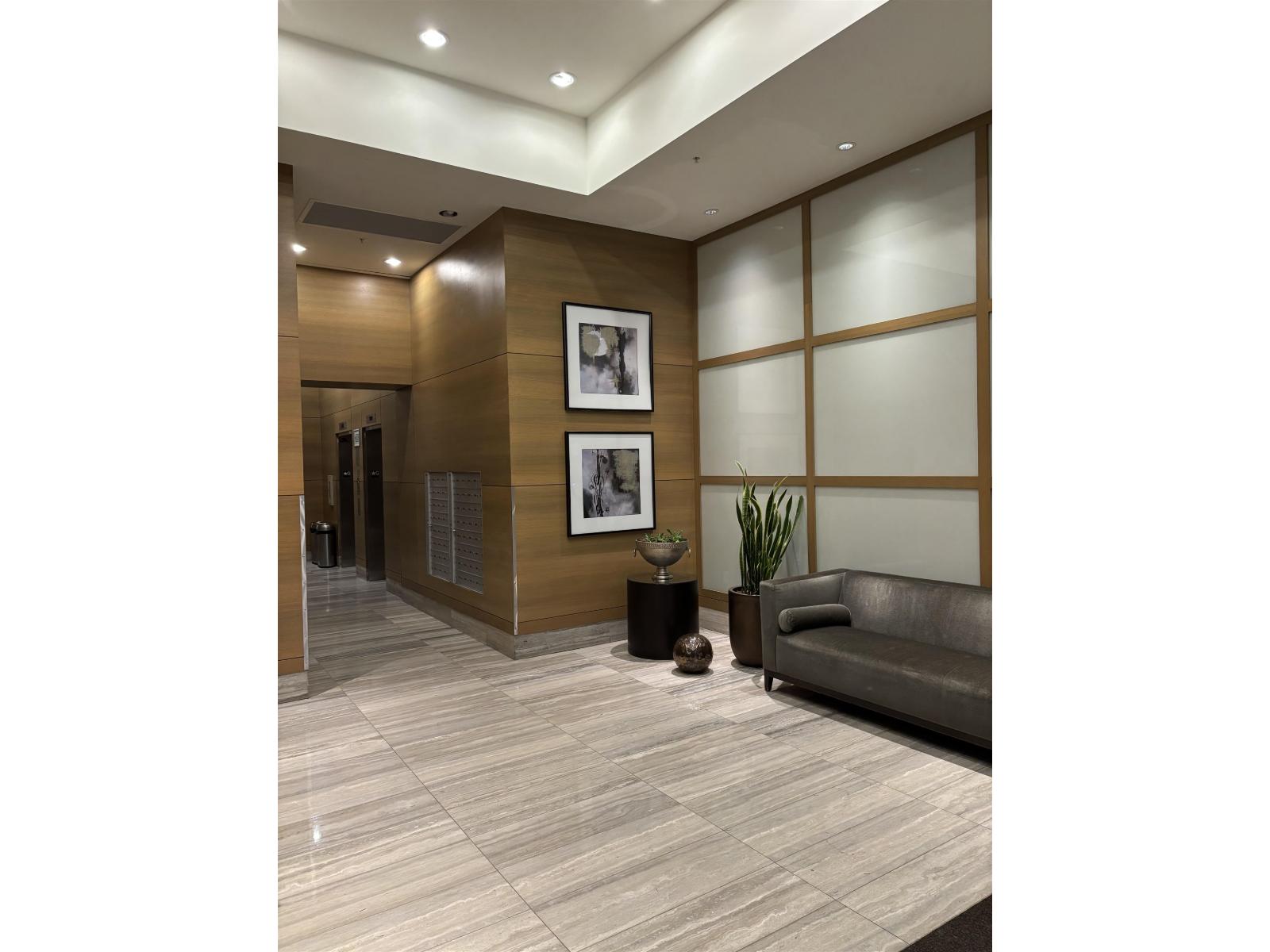 905 15152 Russell Avenue, White Rock, British Columbia V4B 0A3 - Photo 4 - R3109820