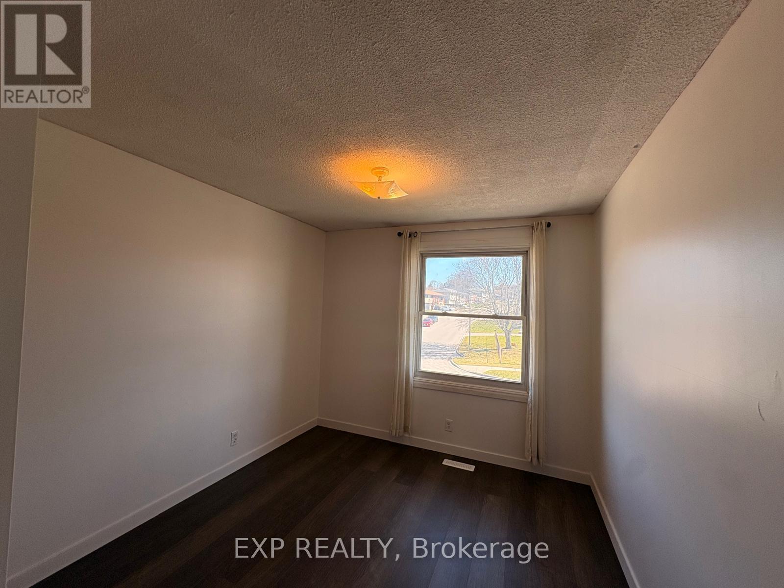 106 Hillmer Road, Cambridge, Ontario  N1R 6N7 - Photo 11 - X12985654