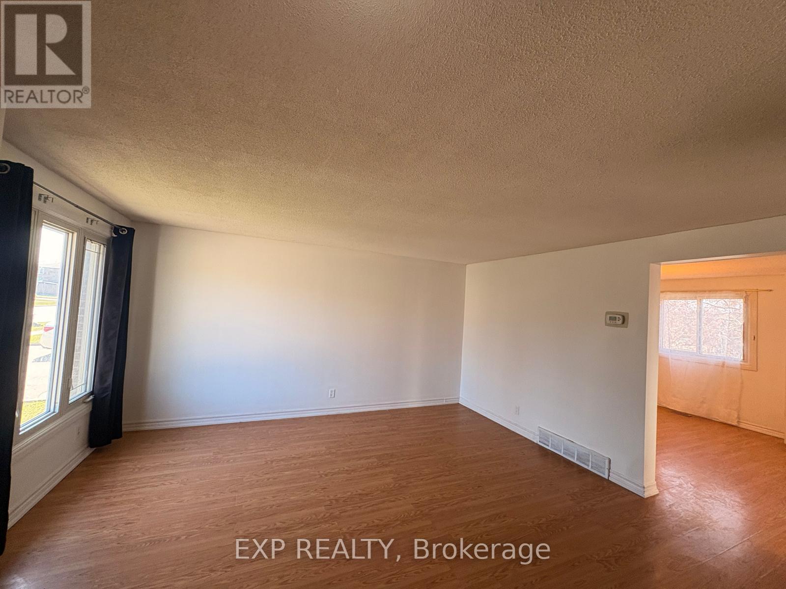 106 Hillmer Road, Cambridge, Ontario  N1R 6N7 - Photo 3 - X12985654