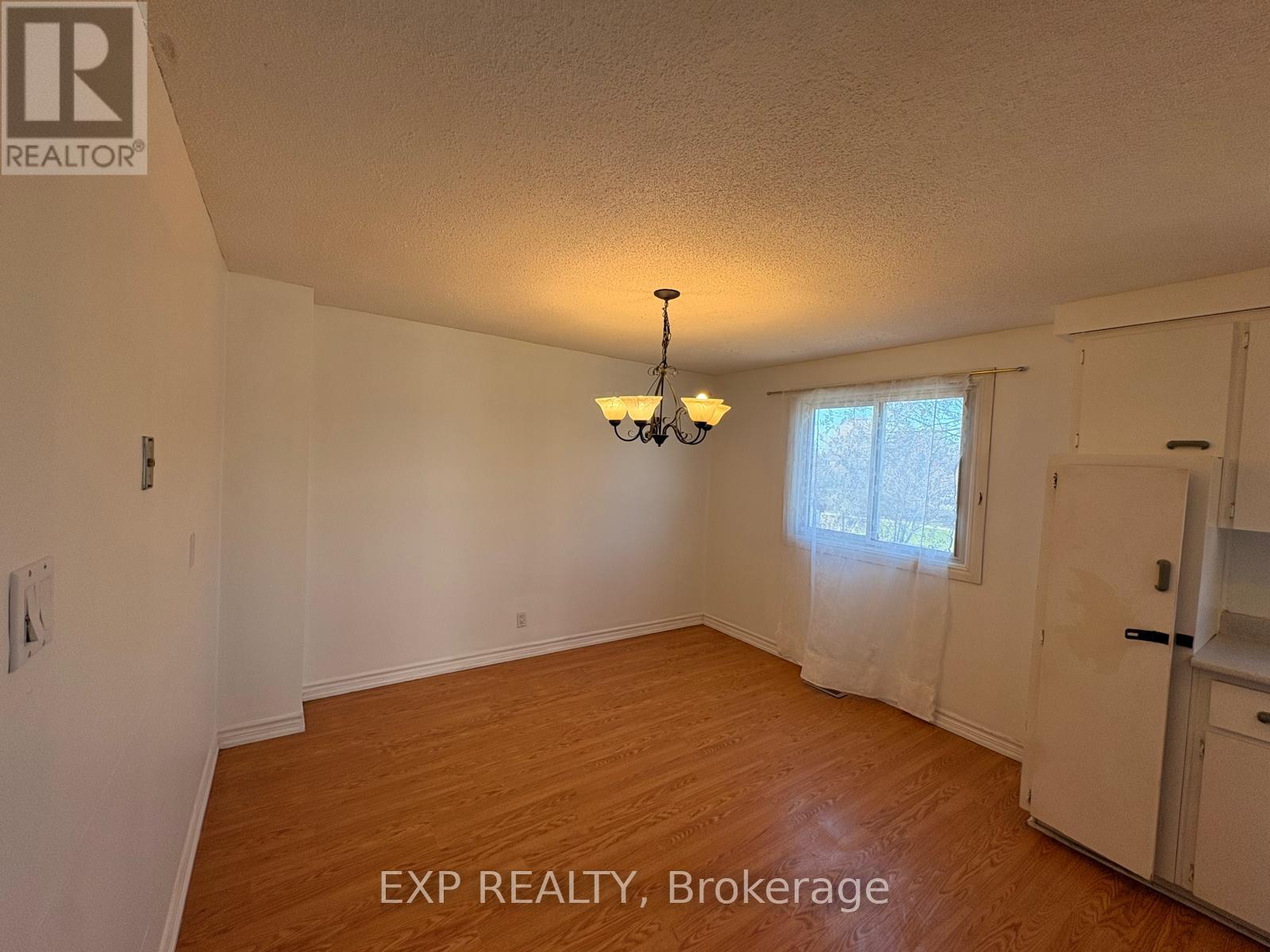 106 Hillmer Road, Cambridge, Ontario  N1R 6N7 - Photo 5 - X12985654