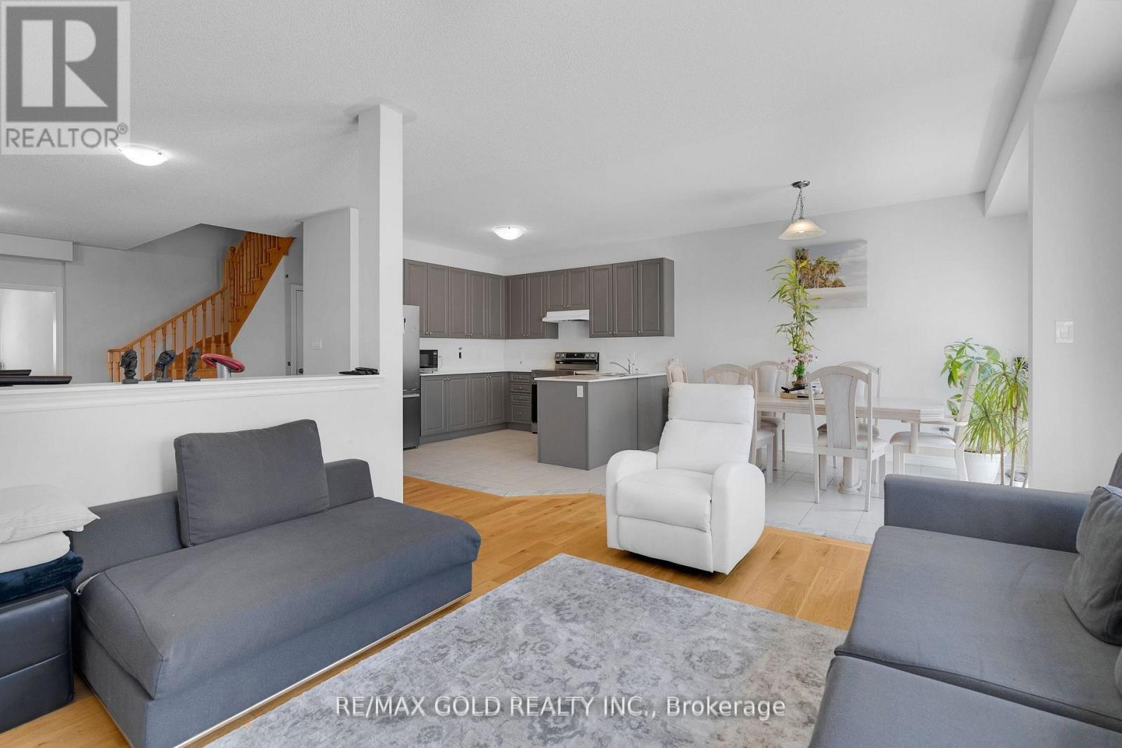 109 Palace Street, Thorold, Ontario  L2V 0M9 - Photo 5 - X12985750