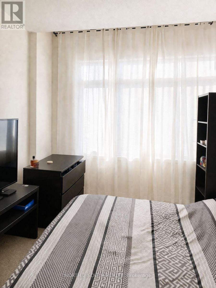 32 Carville Woods Circle, Vaughan, Ontario  L6A 4Z6 - Photo 5 - N12983712