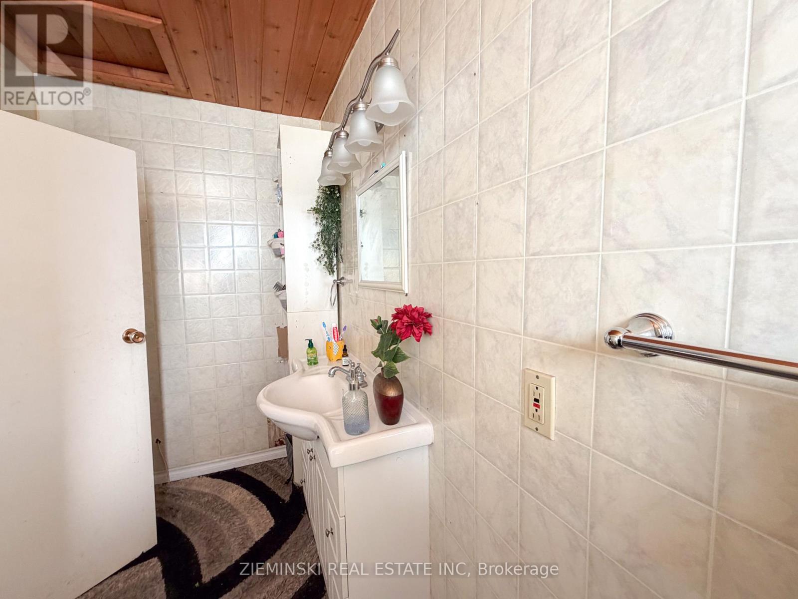 963 Victoria Road, Iroquois Falls, Ontario  P0K 1E0 - Photo 10 - T12985788