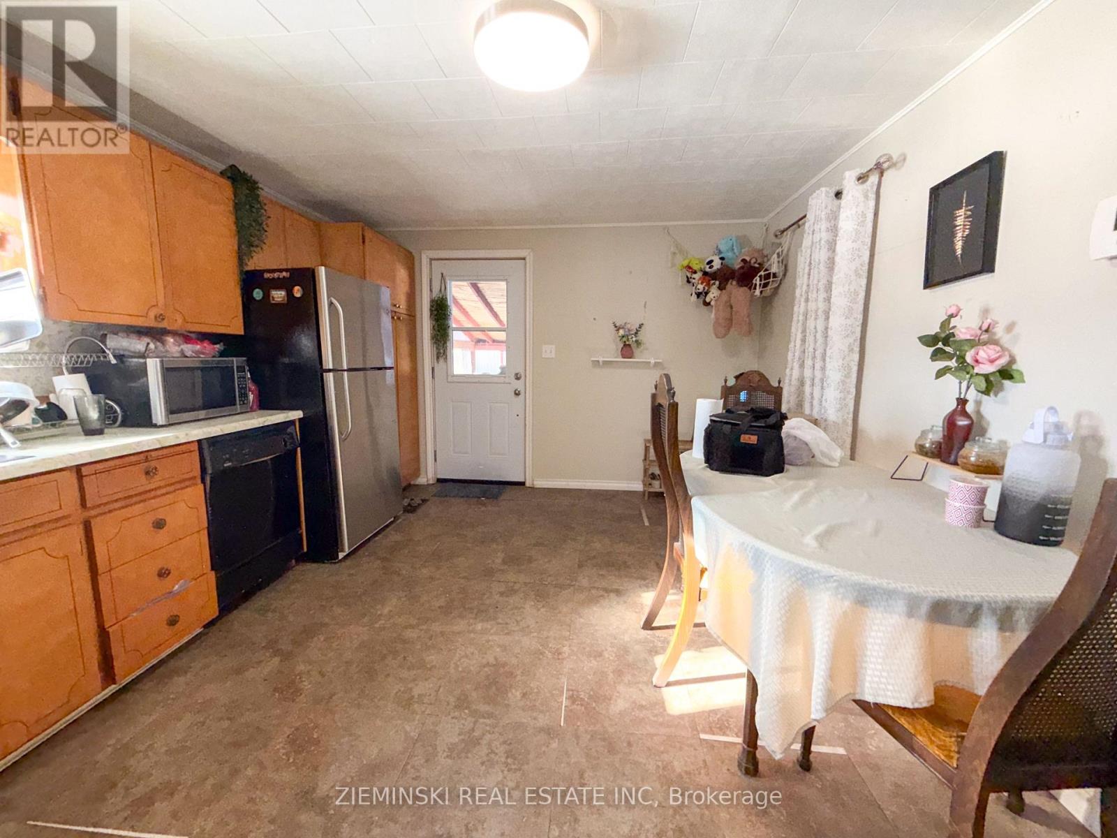 963 Victoria Road, Iroquois Falls, Ontario  P0K 1E0 - Photo 8 - T12985788