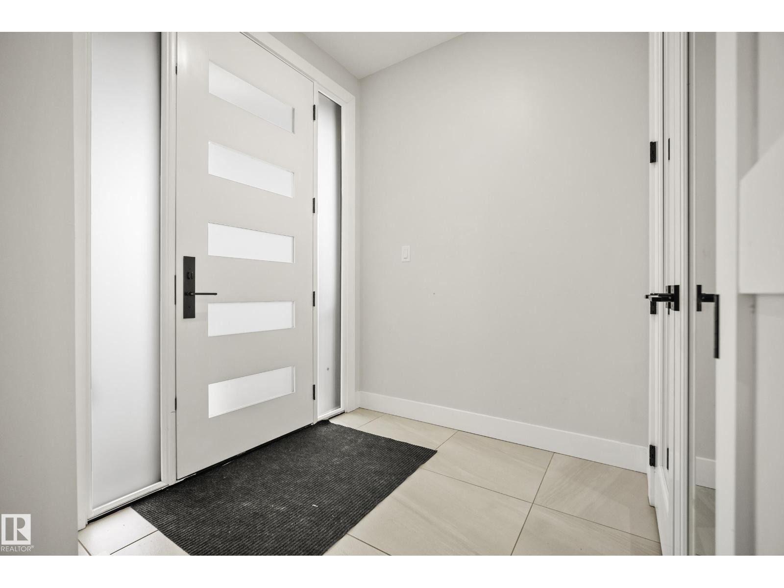 15031 10 St NW, Edmonton, Alberta  T5Y 4C8 - Photo 3 - E4481526