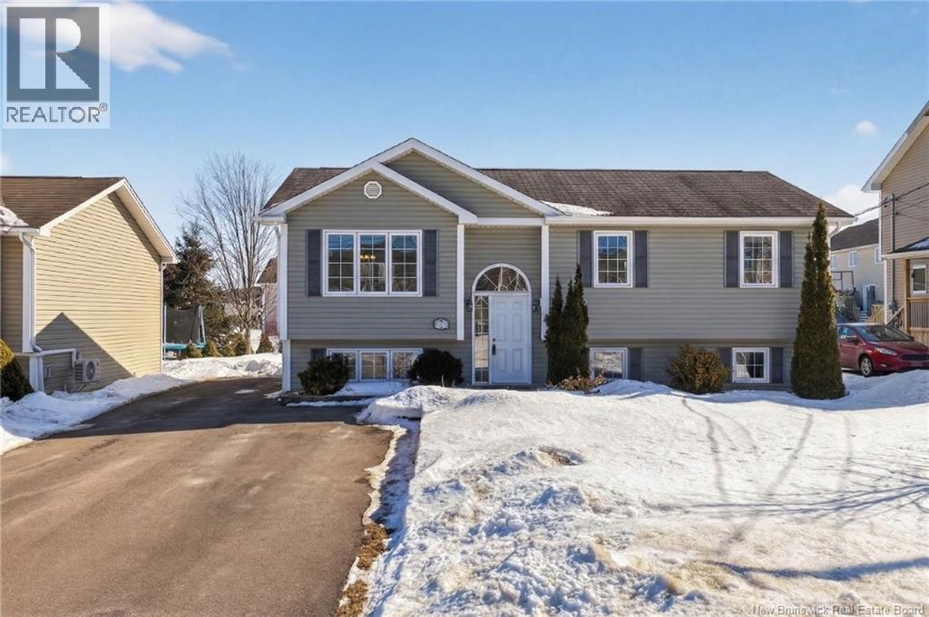 94 Falcon, Moncton, New Brunswick  E1G 0H7 - Photo 3 - NB134631