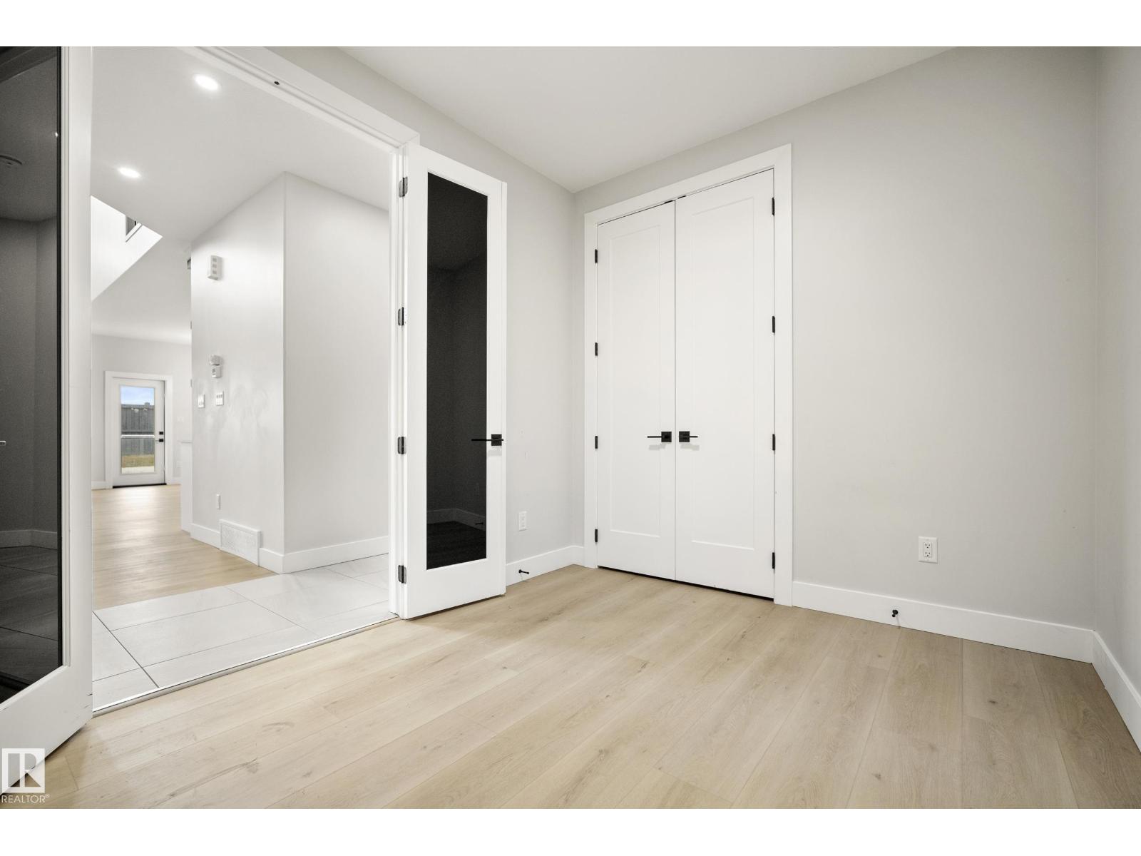 15031 10 St NW, Edmonton, Alberta  T5Y 4C8 - Photo 47 - E4481526