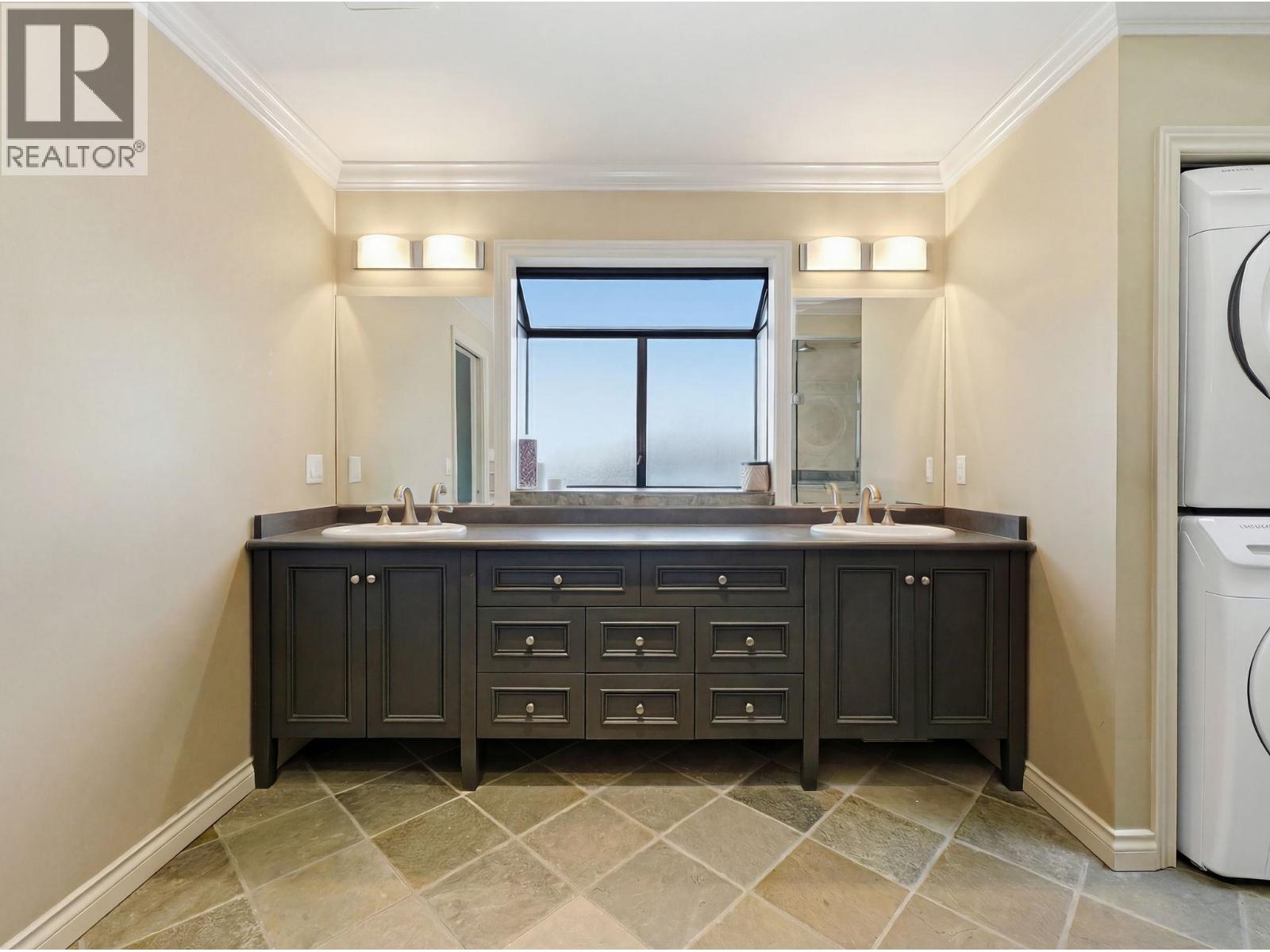 4264 Fitzgerald Avenue, Burnaby, British Columbia  V5G 3R8 - Photo 14 - R3109838