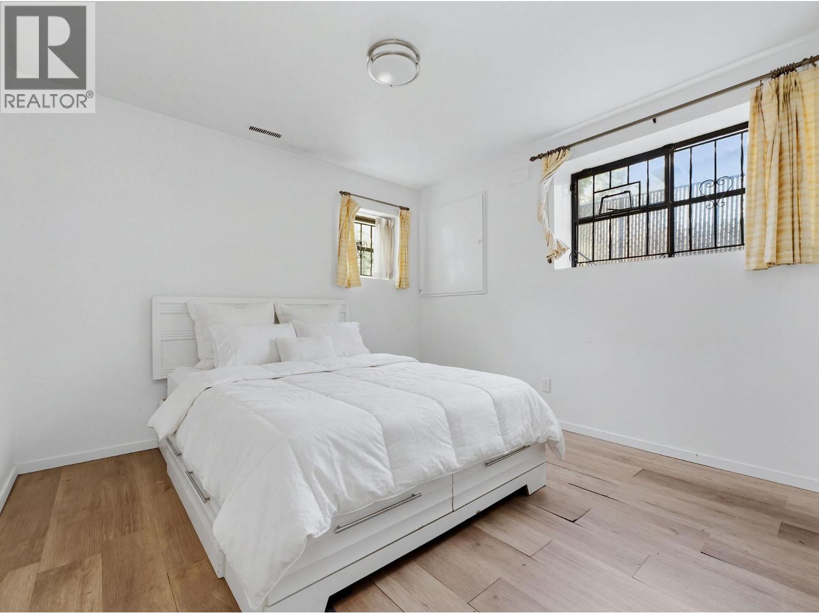 4264 Fitzgerald Avenue, Burnaby, British Columbia  V5G 3R8 - Photo 13 - R3109838