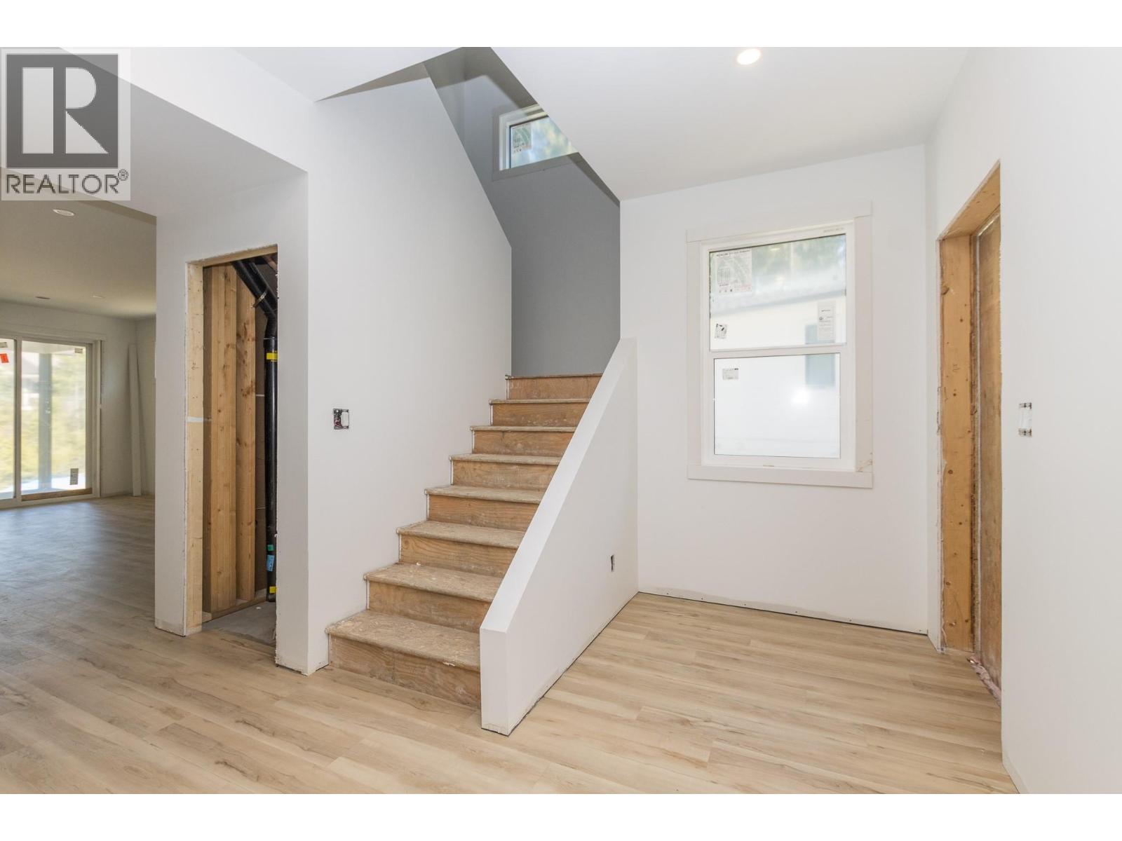 1500 21 Street Ne, Salmon Arm, British Columbia  V1E 0G8 - Photo 7 - 10370648