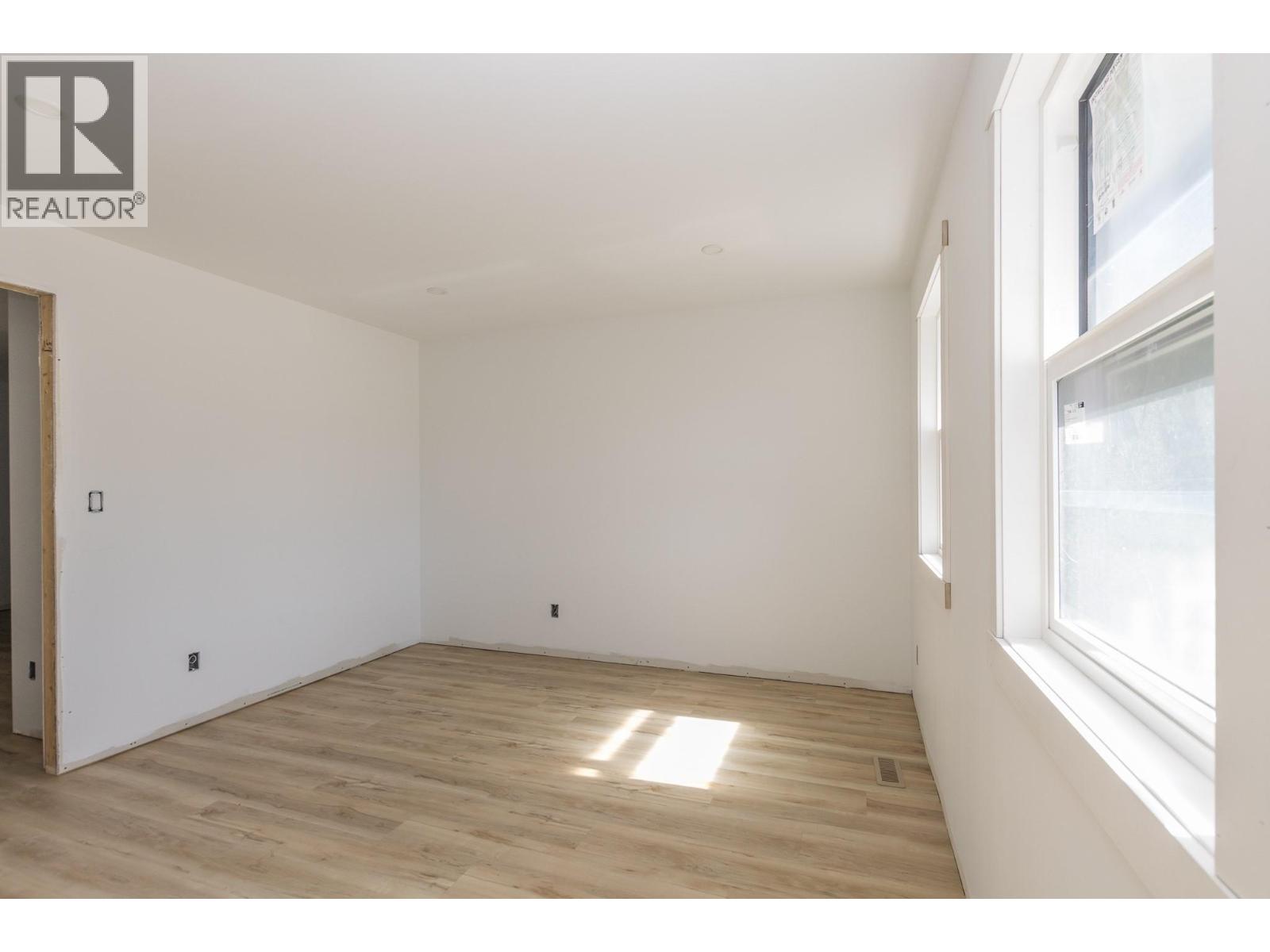 1500 21 Street Ne, Salmon Arm, British Columbia  V1E 0G8 - Photo 8 - 10370648