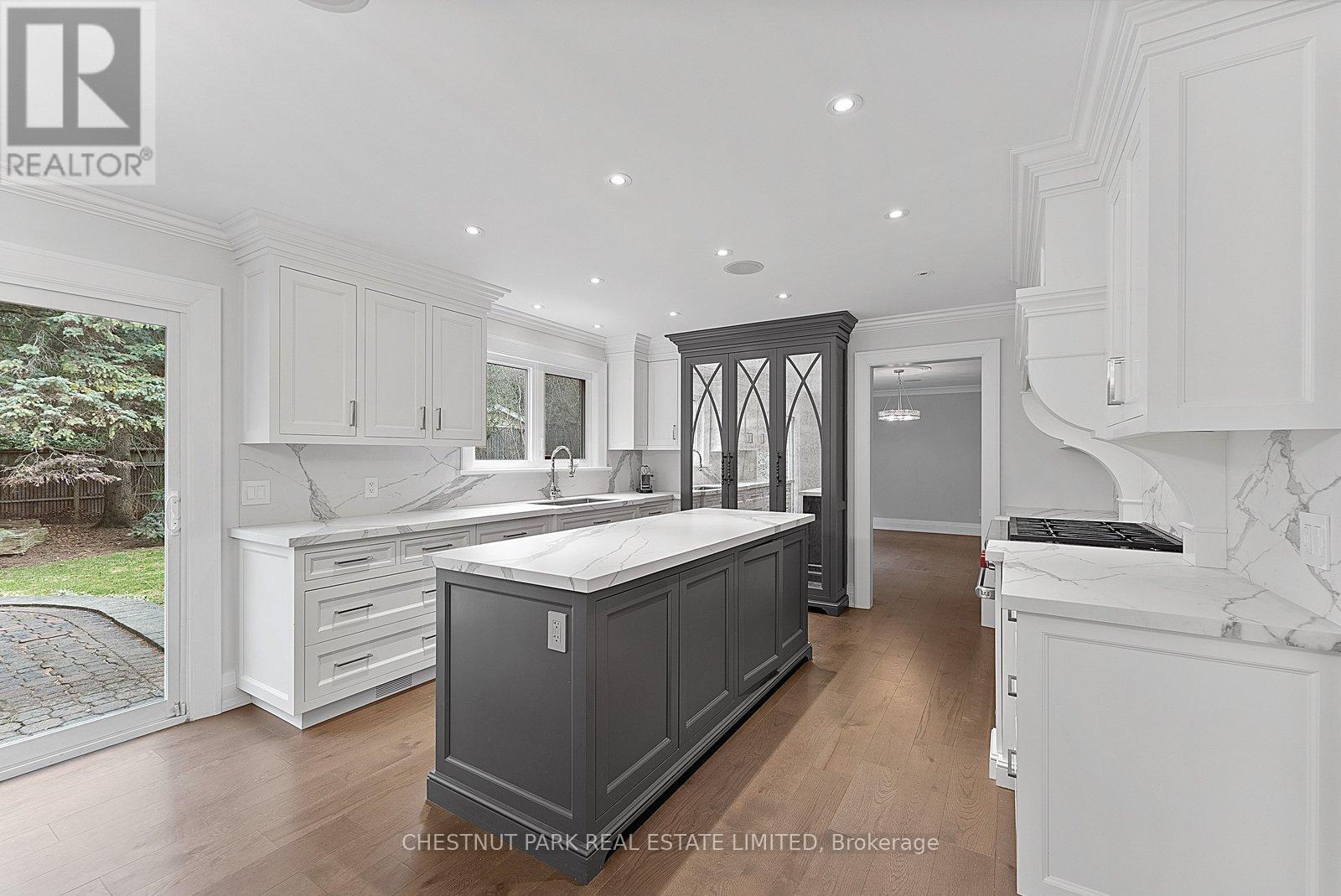 16 Sagewood Drive, Toronto, Ontario  M3B 3G5 - Photo 13 - C12985804