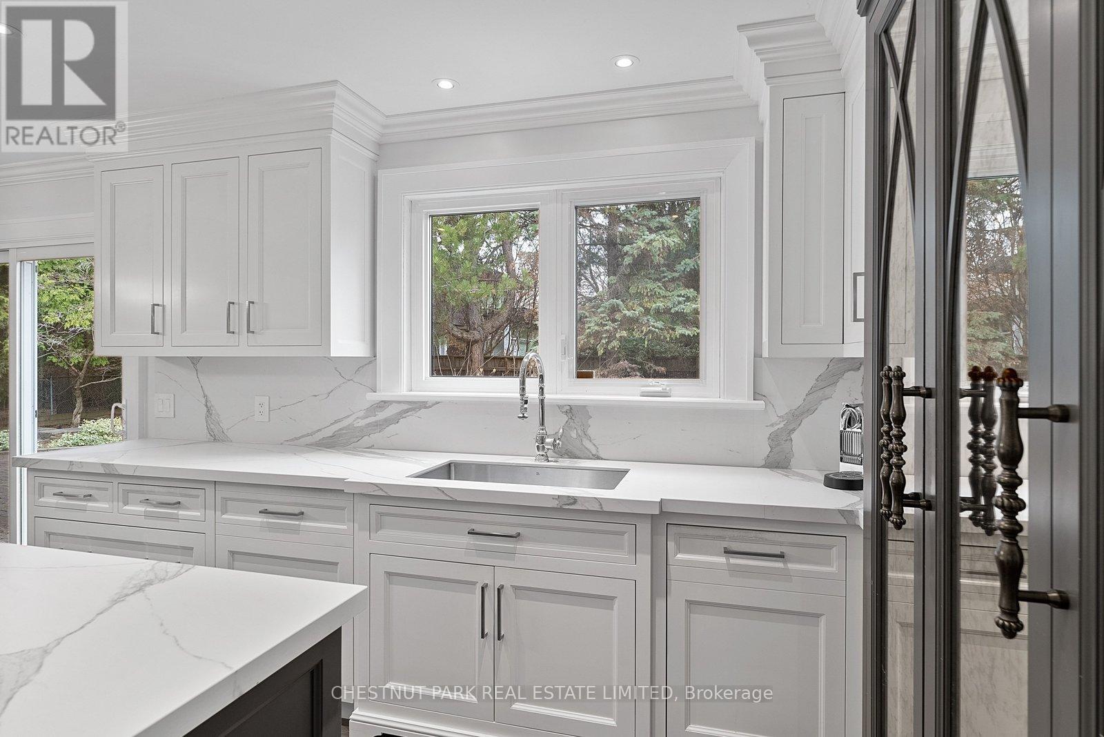 16 Sagewood Drive, Toronto, Ontario  M3B 3G5 - Photo 14 - C12985804