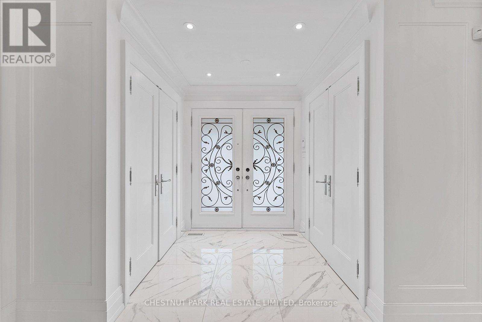 16 Sagewood Drive, Toronto, Ontario  M3B 3G5 - Photo 4 - C12985804