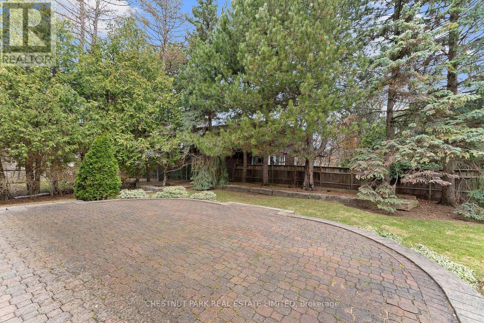 16 Sagewood Drive, Toronto, Ontario  M3B 3G5 - Photo 49 - C12985804