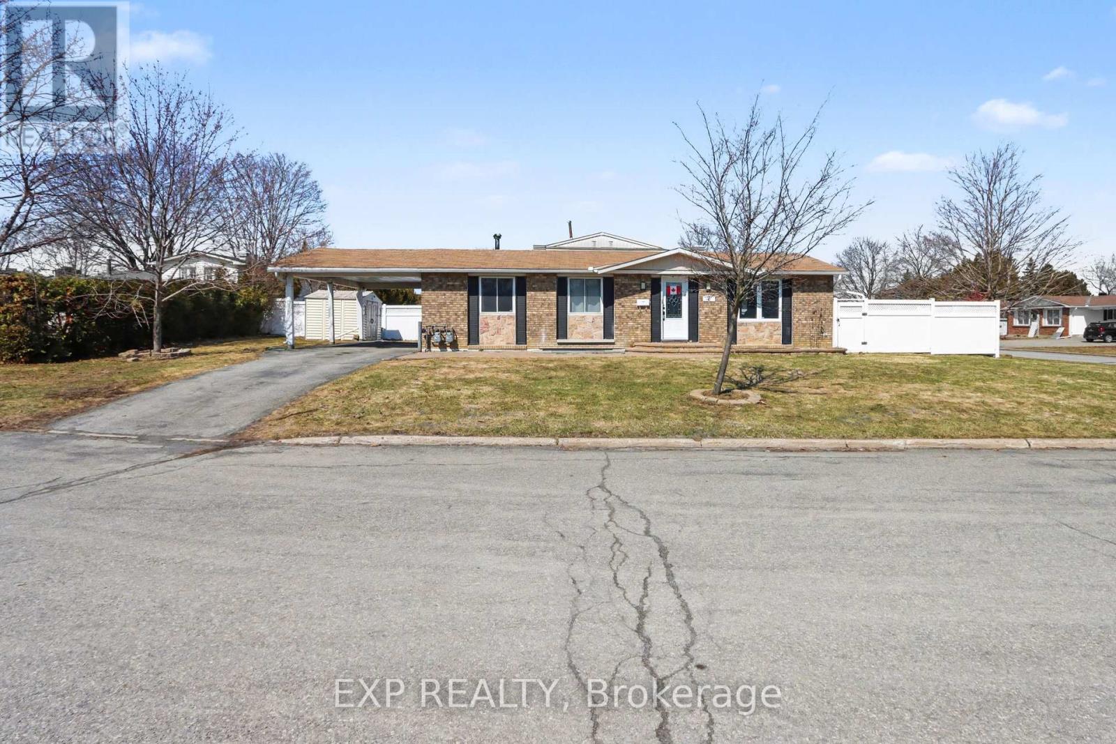 2 FOLKSTONE COURT, Ottawa, Ontario