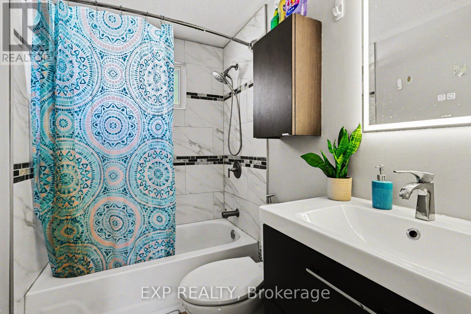 2 Folkstone Court, Ottawa, Ontario  K1B 4J9 - Photo 12 - X12985786