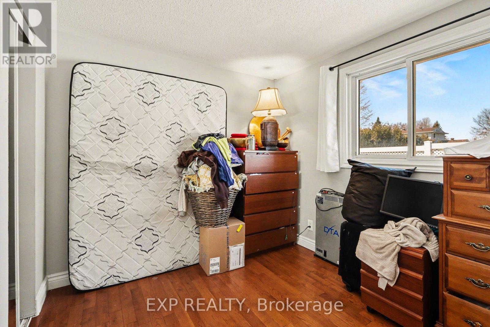 2 Folkstone Court, Ottawa, Ontario  K1B 4J9 - Photo 13 - X12985786