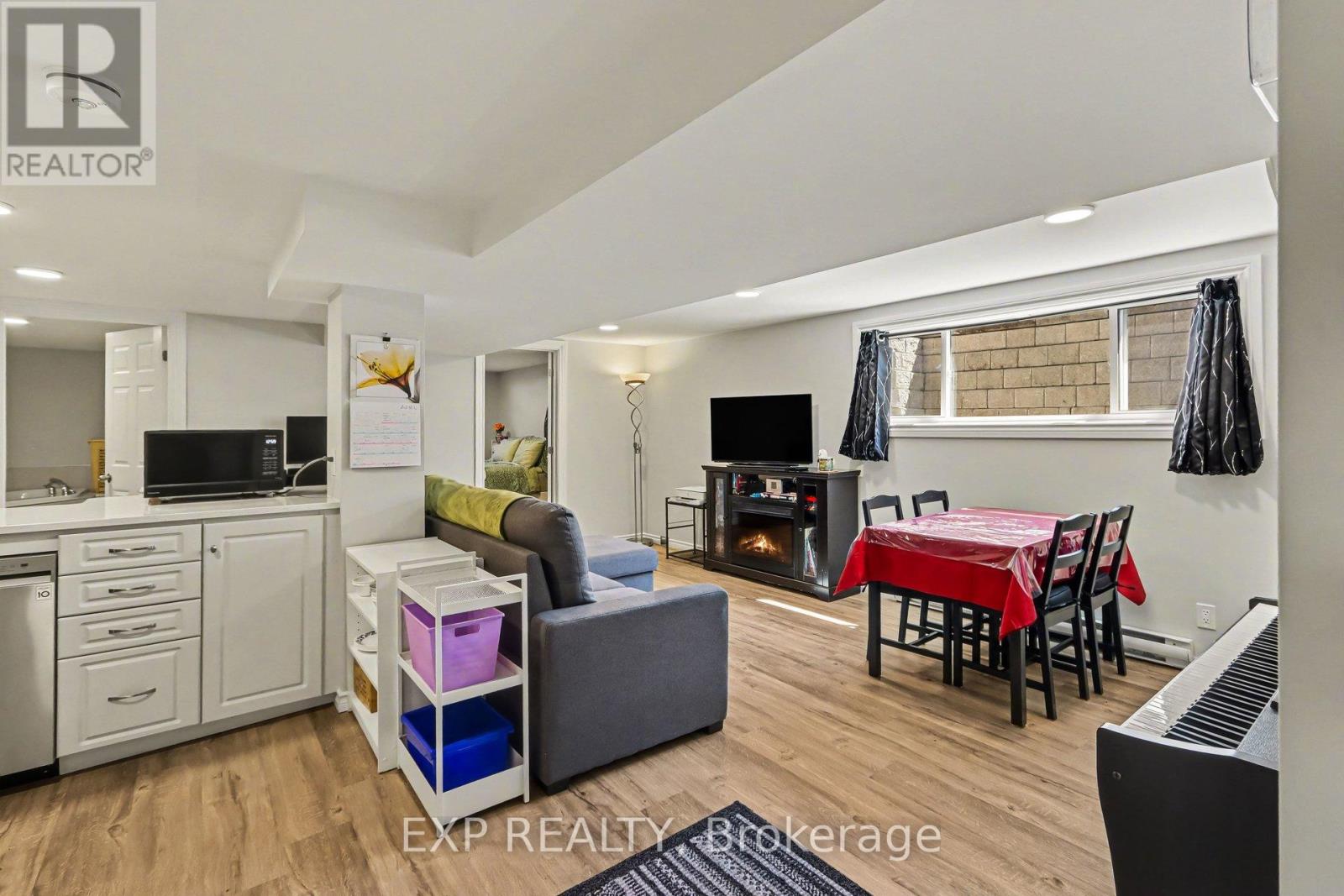 2 Folkstone Court, Ottawa, Ontario  K1B 4J9 - Photo 17 - X12985786