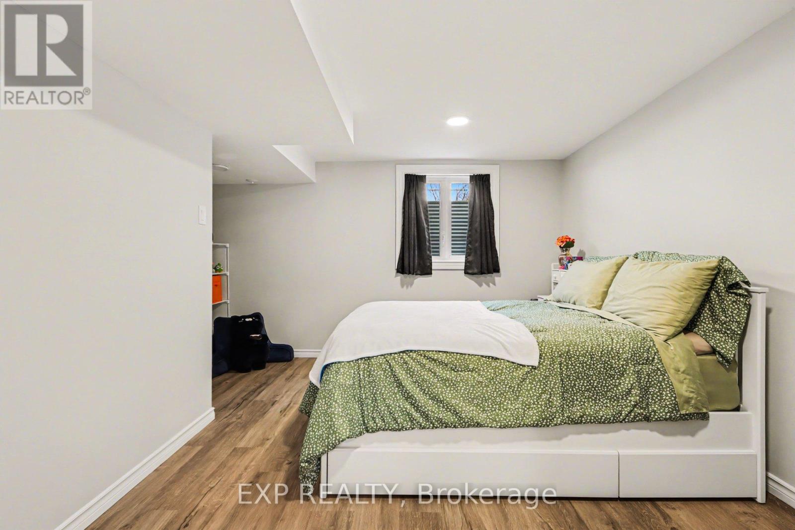 2 Folkstone Court, Ottawa, Ontario  K1B 4J9 - Photo 22 - X12985786