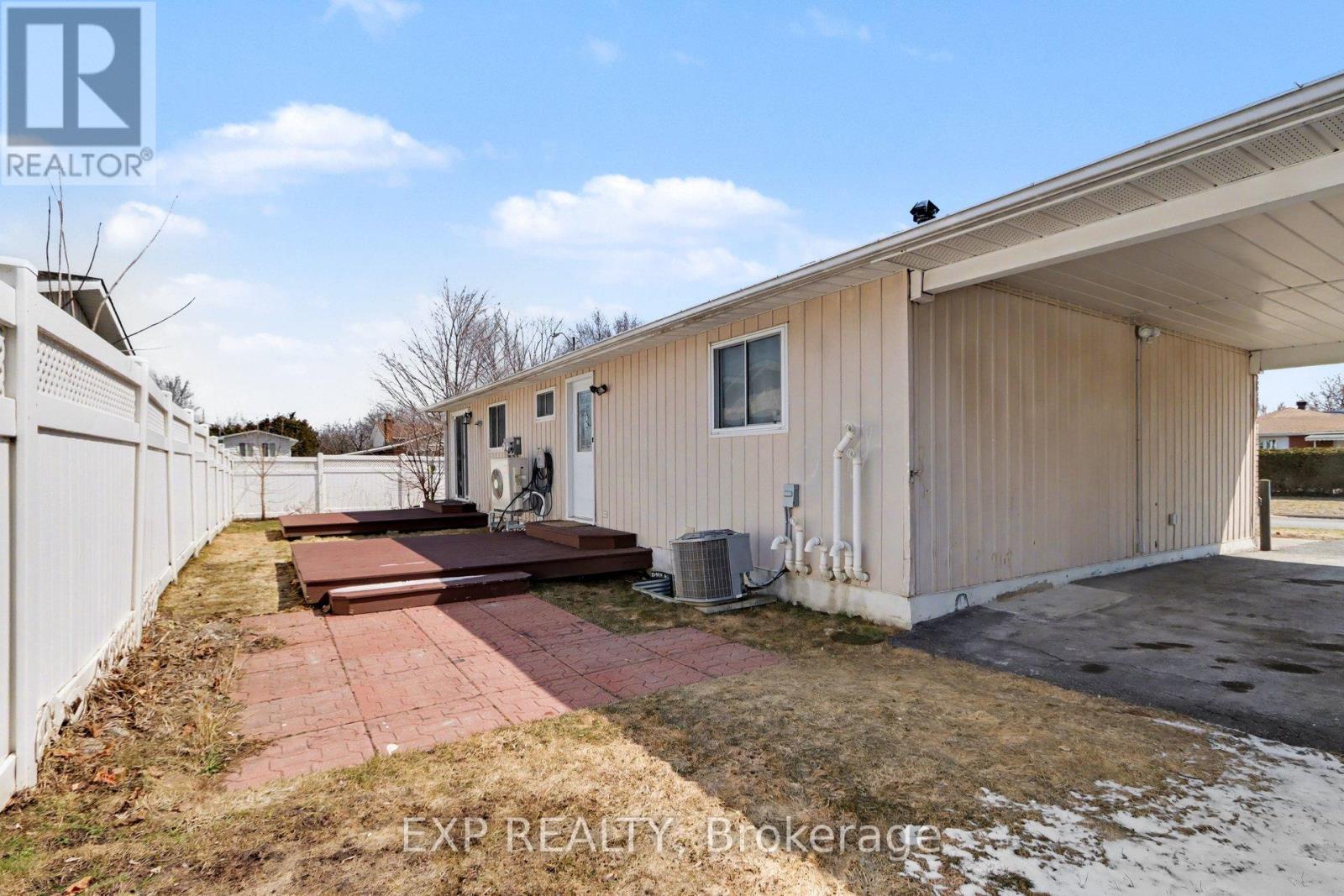 2 Folkstone Court, Ottawa, Ontario  K1B 4J9 - Photo 26 - X12985786